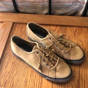 Sperry Leather Sneakers!!